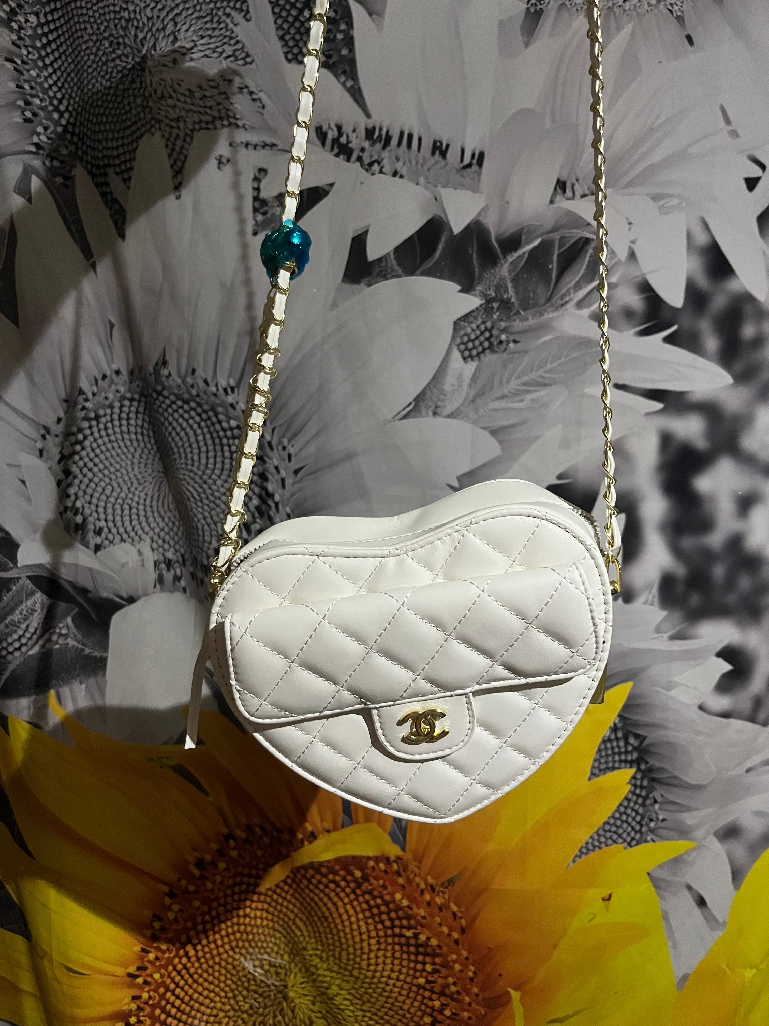 White heart purse