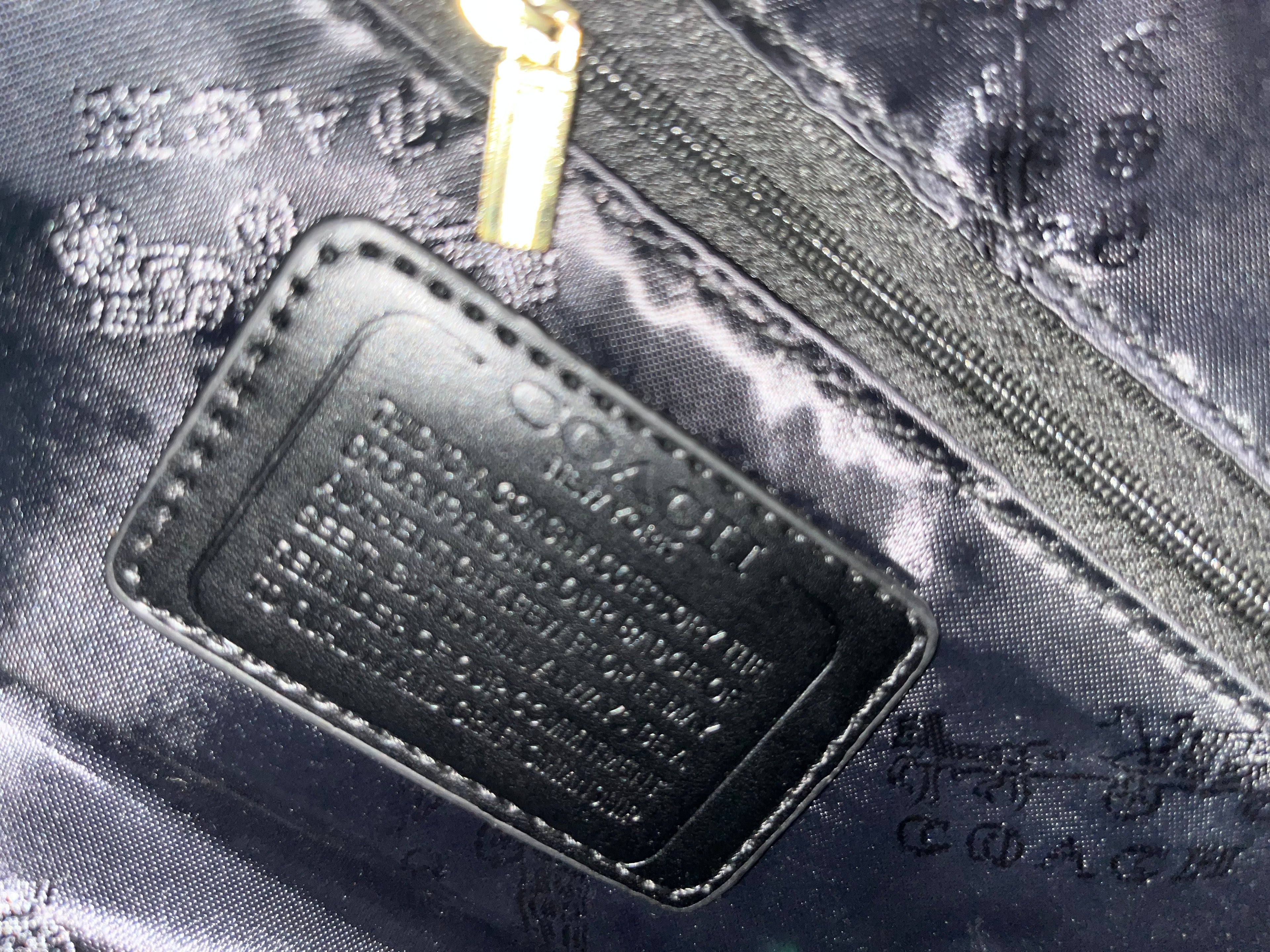 Black tote purse